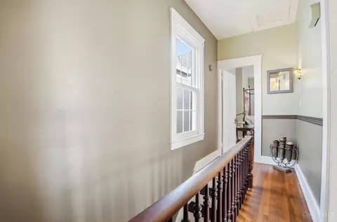Entry Way - 2711 Hackberry St, Cincinnati, OH 45206 photo 9 of 10