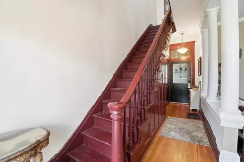 Entry Way - 2711 Hackberry St, Cincinnati, OH 45206 photo 4 of 10
