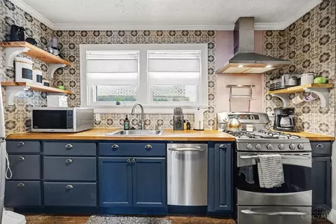 Kitchen - 1114 Wing St, Cincinnati, OH 45204 photo 1 of 3