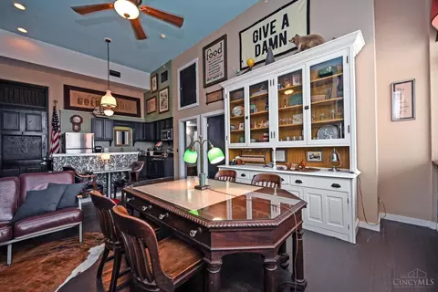 Dining - 1615 Chase Ave, Cincinnati, OH 45223 photo 3 of 6