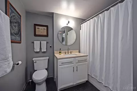 Bath - 1615 Chase Ave, Cincinnati, OH 45223 photo 1 of 1