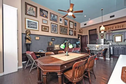 Dining - 1615 Chase Ave, Cincinnati, OH 45223 photo 4 of 6