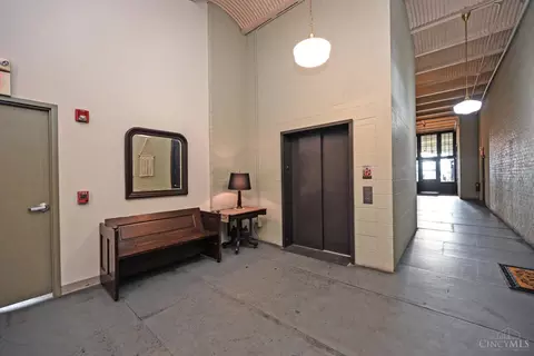Entry Way - 1615 Chase Ave, Cincinnati, OH 45223 photo 1 of 3
