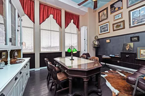 Dining - 1615 Chase Ave, Cincinnati, OH 45223 photo 5 of 6