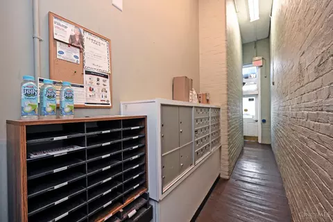Entry Way - 1615 Chase Ave, Cincinnati, OH 45223 photo 2 of 3