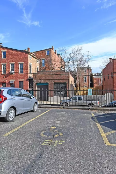 Exterior - 1615 Chase Ave, Cincinnati, OH 45223 photo 7 of 10