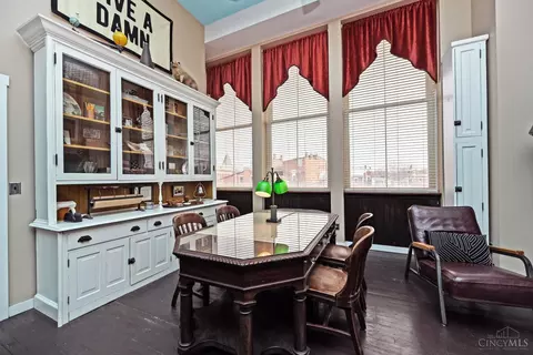 Dining - 1615 Chase Ave, Cincinnati, OH 45223 photo 2 of 6