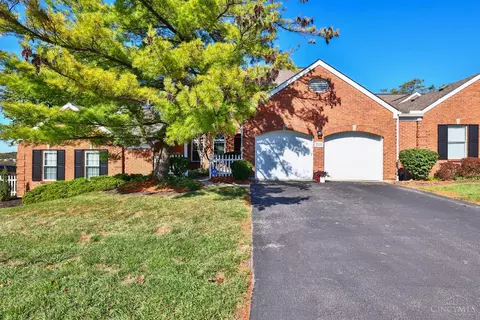 5570 Windridge Dr, Columbia Twp, OH 45243