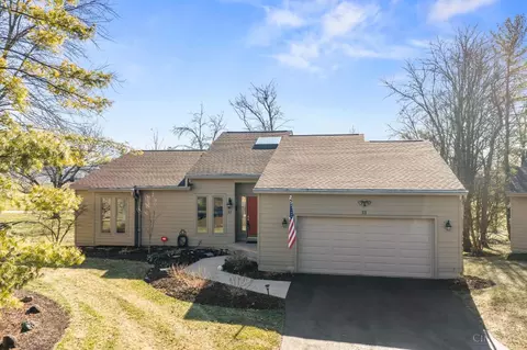 33 Carpenters Rdg, Blue Ash, OH 45241