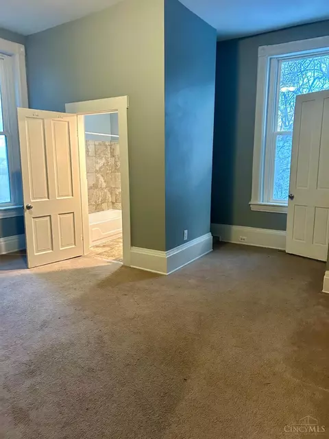 Bedroom - 447 Warner St, Cincinnati, OH 45219 photo 1 of 2