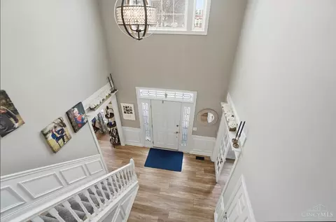Entry Way - 689 Bostwick Ct, Cincinnati, OH 45244 photo 2 of 6
