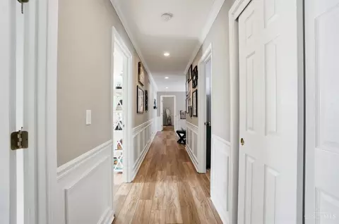 Entry Way - 689 Bostwick Ct, Cincinnati, OH 45244 photo 5 of 6