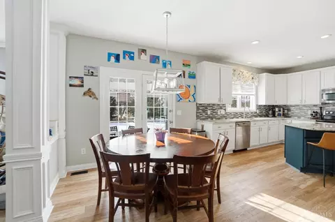 Dining - 689 Bostwick Ct, Cincinnati, OH 45244 photo 5 of 6