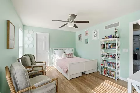Bedroom - 689 Bostwick Ct, Cincinnati, OH 45244 photo 6 of 11