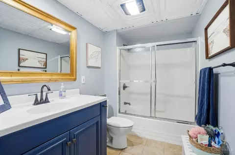 Bath - 689 Bostwick Ct, Cincinnati, OH 45244 photo 11 of 12