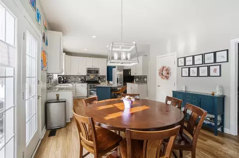 Dining - 689 Bostwick Ct, Cincinnati, OH 45244 photo 6 of 6