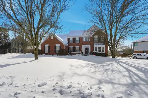 Exterior - 689 Bostwick Ct, Cincinnati, OH 45244 photo 2 of 13