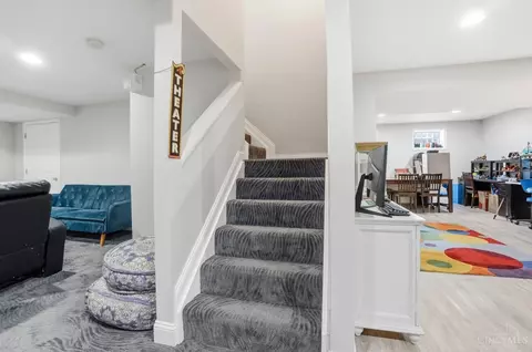 Entry Way - 689 Bostwick Ct, Cincinnati, OH 45244 photo 6 of 6