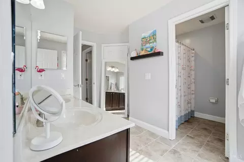 Bath - 689 Bostwick Ct, Cincinnati, OH 45244 photo 7 of 12