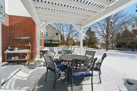 Exterior - 689 Bostwick Ct, Cincinnati, OH 45244 photo 8 of 13