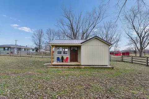 Exterior - 1535 Stephens Rd, Hamilton Township, OH 45039 photo 6 of 13