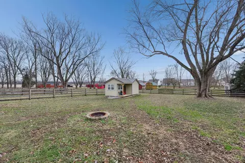 Exterior - 1535 Stephens Rd, Hamilton Township, OH 45039 photo 7 of 13