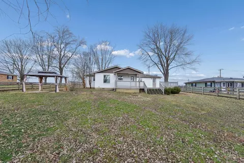 Exterior - 1535 Stephens Rd, Hamilton Township, OH 45039 photo 8 of 13