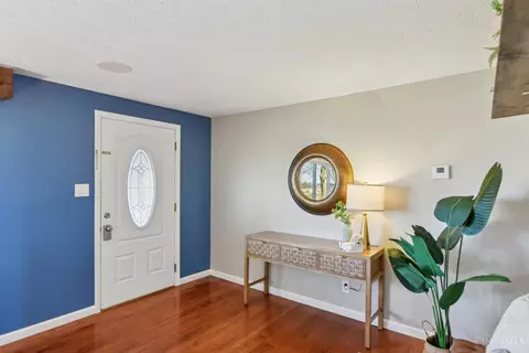 Entry Way - 1535 Stephens Rd, Hamilton Township, OH 45039 photo 2 of 4
