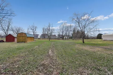 Exterior - 1535 Stephens Rd, Hamilton Township, OH 45039 photo 11 of 13