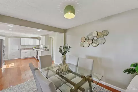 Dining - 1535 Stephens Rd, Hamilton Township, OH 45039 photo 2 of 4