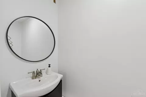Bath - 1535 Stephens Rd, Hamilton Township, OH 45039 photo 6 of 6