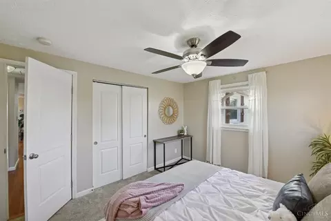 Bedroom - 1535 Stephens Rd, Hamilton Township, OH 45039 photo 6 of 9