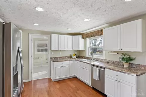 Kitchen - 1535 Stephens Rd, Hamilton Township, OH 45039 photo 1 of 4