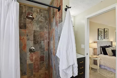 Bath - 1535 Stephens Rd, Hamilton Township, OH 45039 photo 3 of 6