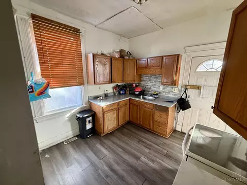 1242 Ross Ave, Cincinnati, OH 45205 photo 4
