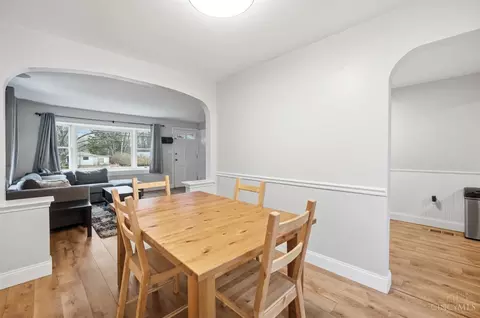 Dining - 3833 Bennett Rd, Cincinnati, OH 45245 photo 3 of 5