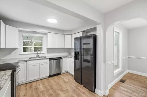 Kitchen - 3833 Bennett Rd, Cincinnati, OH 45245 photo 2 of 6
