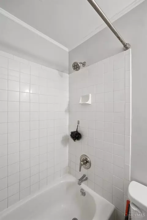 Bath - 3833 Bennett Rd, Cincinnati, OH 45245 photo 3 of 3