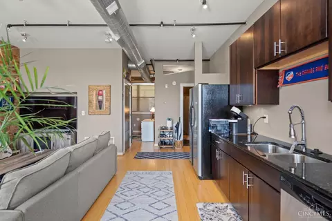 1202 Main St, Cincinnati, OH 45202 photo 9
