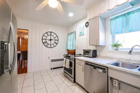 Kitchen - 7968 State Rd, Cincinnati, OH 45255 photo 3 of 4