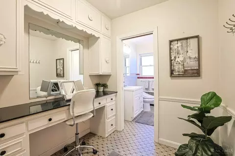 Bath - 7968 State Rd, Cincinnati, OH 45255 photo 2 of 3