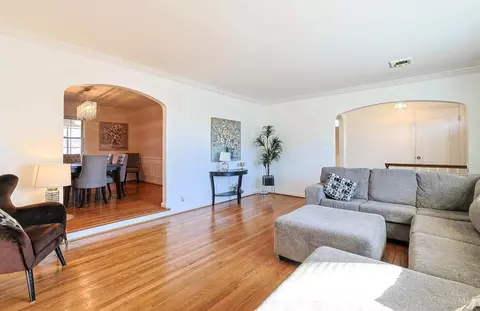 Living - 7968 State Rd, Cincinnati, OH 45255 photo 2 of 5