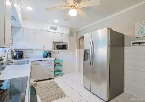 Kitchen - 7968 State Rd, Cincinnati, OH 45255 photo 2 of 4