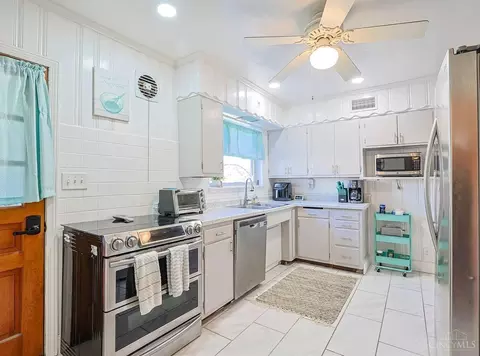 Kitchen - 7968 State Rd, Cincinnati, OH 45255 photo 1 of 4