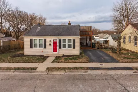483 Valley View Dr, South Lebanon, OH 45065