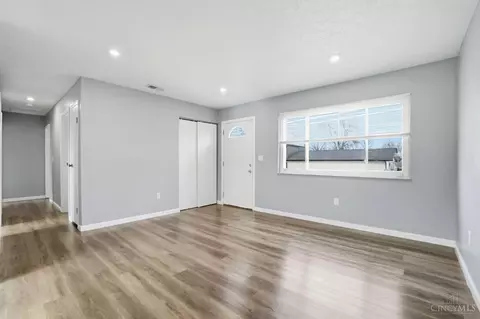 Living - 2659 Roosevelt Ave, Cincinnati, OH 45231 photo 1 of 3