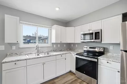 Kitchen - 2659 Roosevelt Ave, Cincinnati, OH 45231 photo 1 of 1