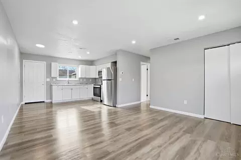 Living - 2659 Roosevelt Ave, Cincinnati, OH 45231 photo 3 of 3