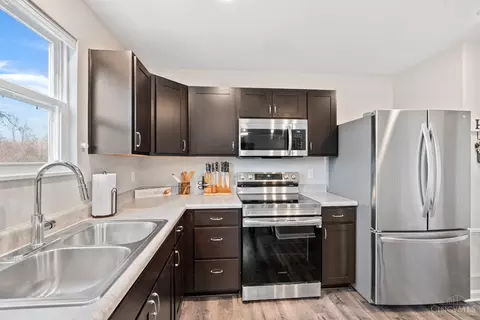 Kitchen - 2857 Pine Leaf Ct, Hamilton, OH 45013 photo 3 of 3