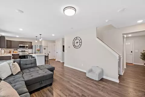 Entry Way - 2857 Pine Leaf Ct, Hamilton, OH 45013 photo 1 of 2